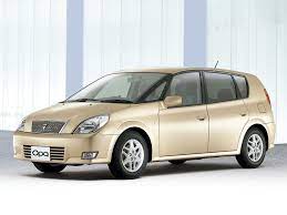 سيارة عائلية مدمجة 